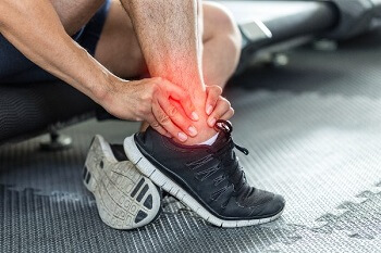 early warning signs of foot and ankle arthritis causing stiffness and swelling